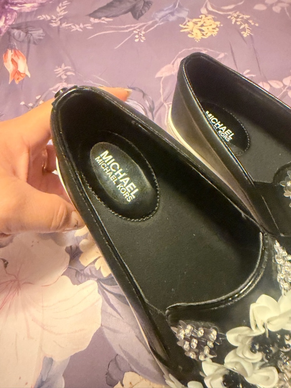 Michael Kors Trent leather slip on with flowers - Picture 6 of 9